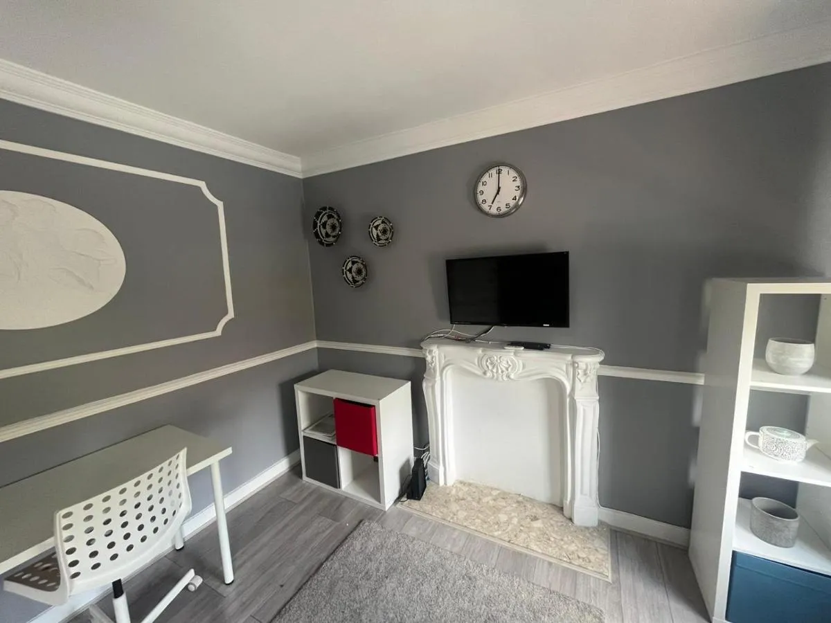 Image 5 of The E17 Suite