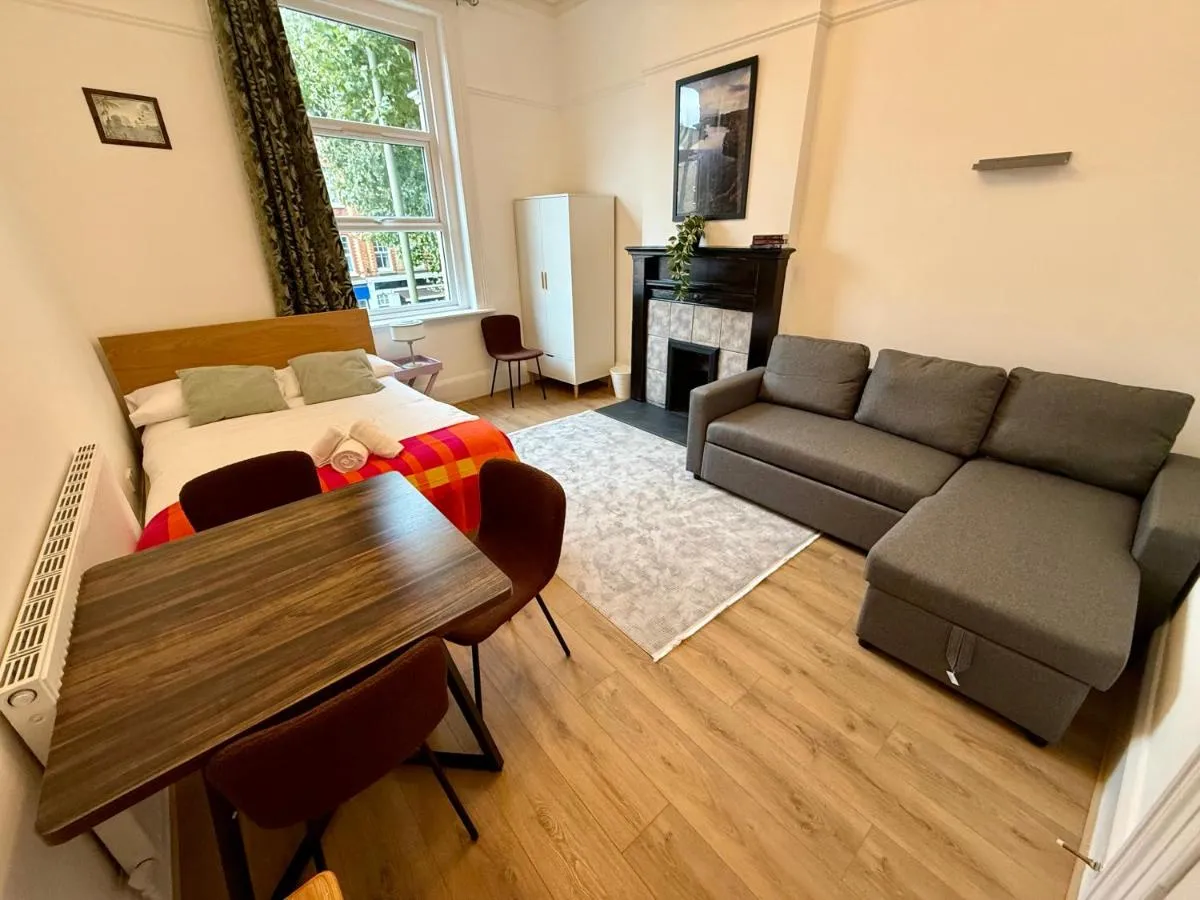 Image 3 of The Finchley Grand Flat I