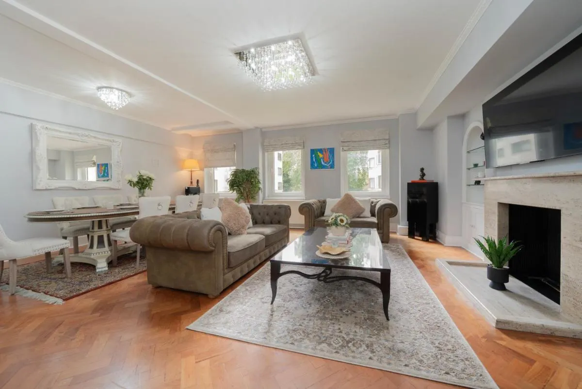 Image 5 of The Grande Mayfair Apartment