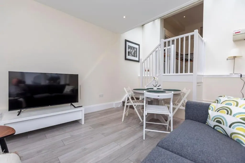 Image 5 of The Heart of Notting Hill