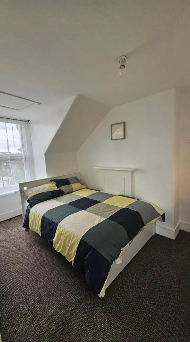 Image 4 of The Hilltop Flat near to central