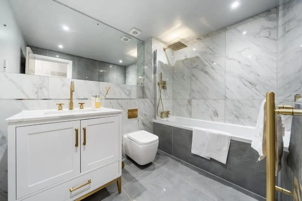 Image 3 of The Ivy Suite – Spacious London 3-Bed