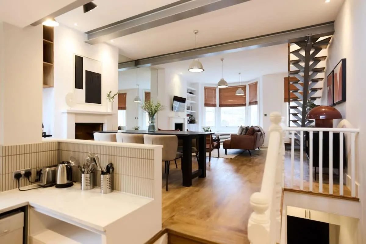 Image 5 of The Kensal Green Hideout – Classy 2BDR Apartment