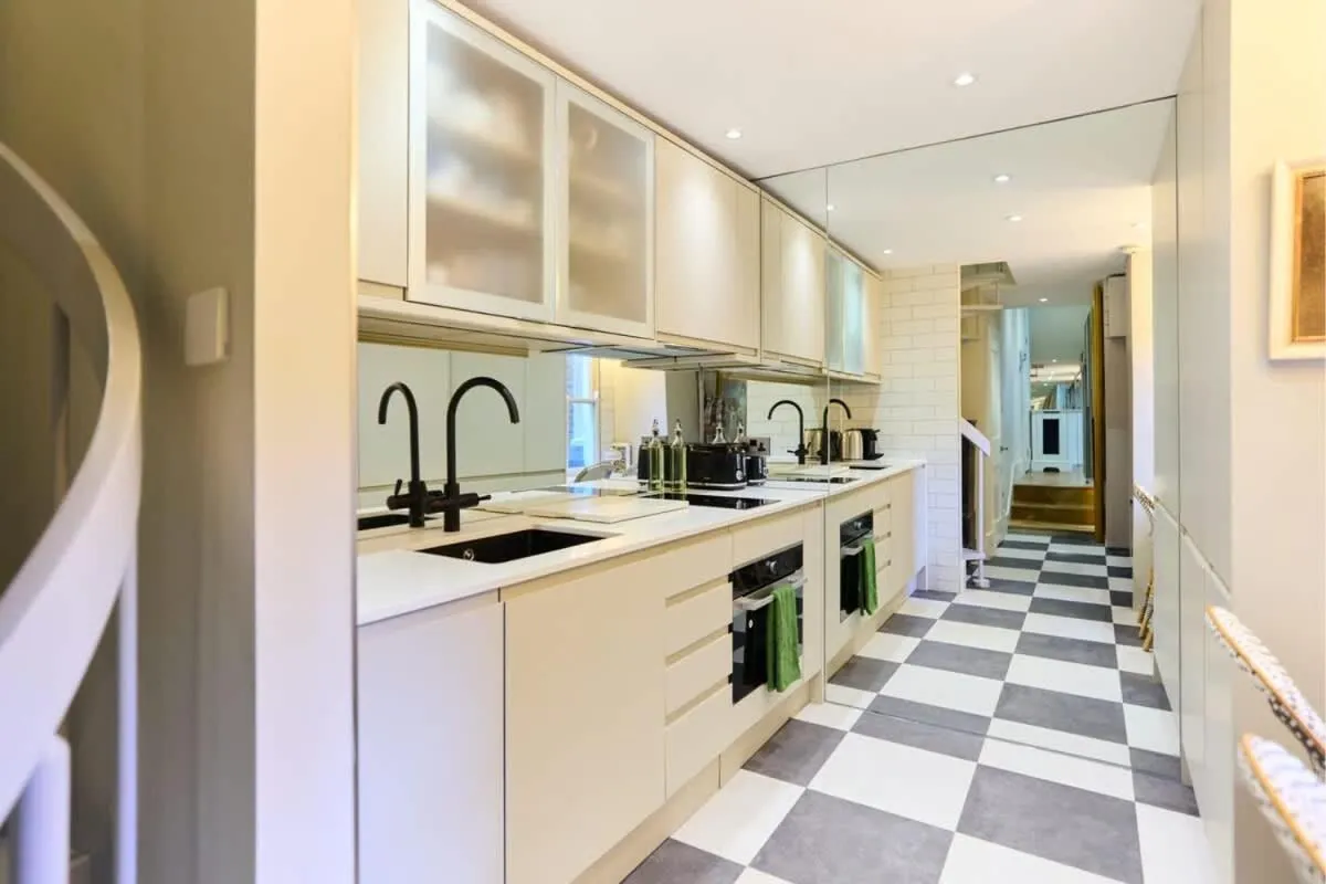 Image 3 of The Kensington Designer’s Retreat – Modern 1BDR Flat