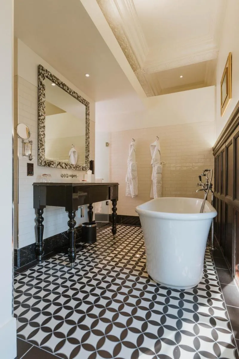 Image 4 of The LaLit London