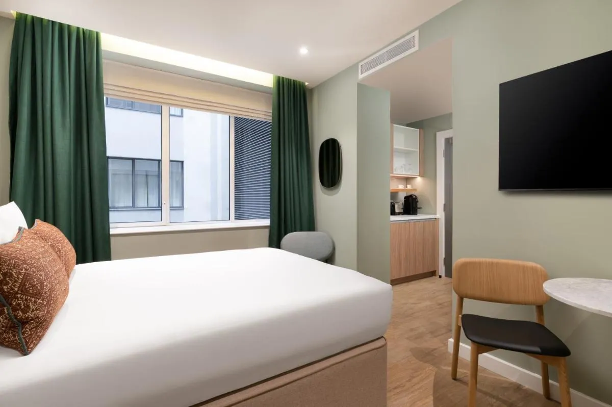 Image 5 of The Lincoln Suites