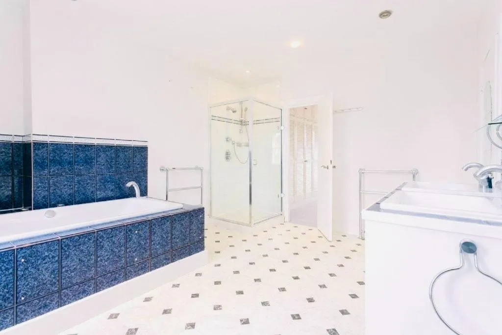 Image 2 of The Lovely Apartments Around Kensington & Chelsea W8 SW5 SW7 SW10 by Ricky & Giustina – Fully equipped and perfect for long stays!
