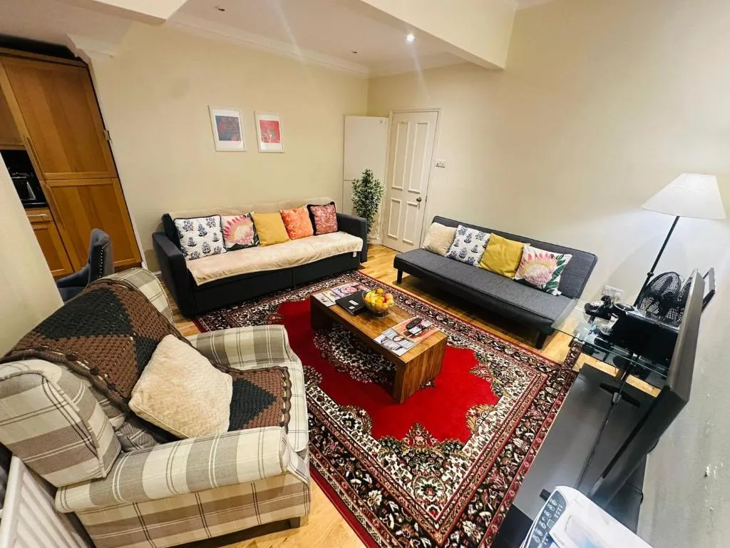 The Lovely Apartments Around Kensington & Chelsea W8 SW5 SW7 SW10 by Ricky & Giustina – Fully equipped and perfect for long stays!