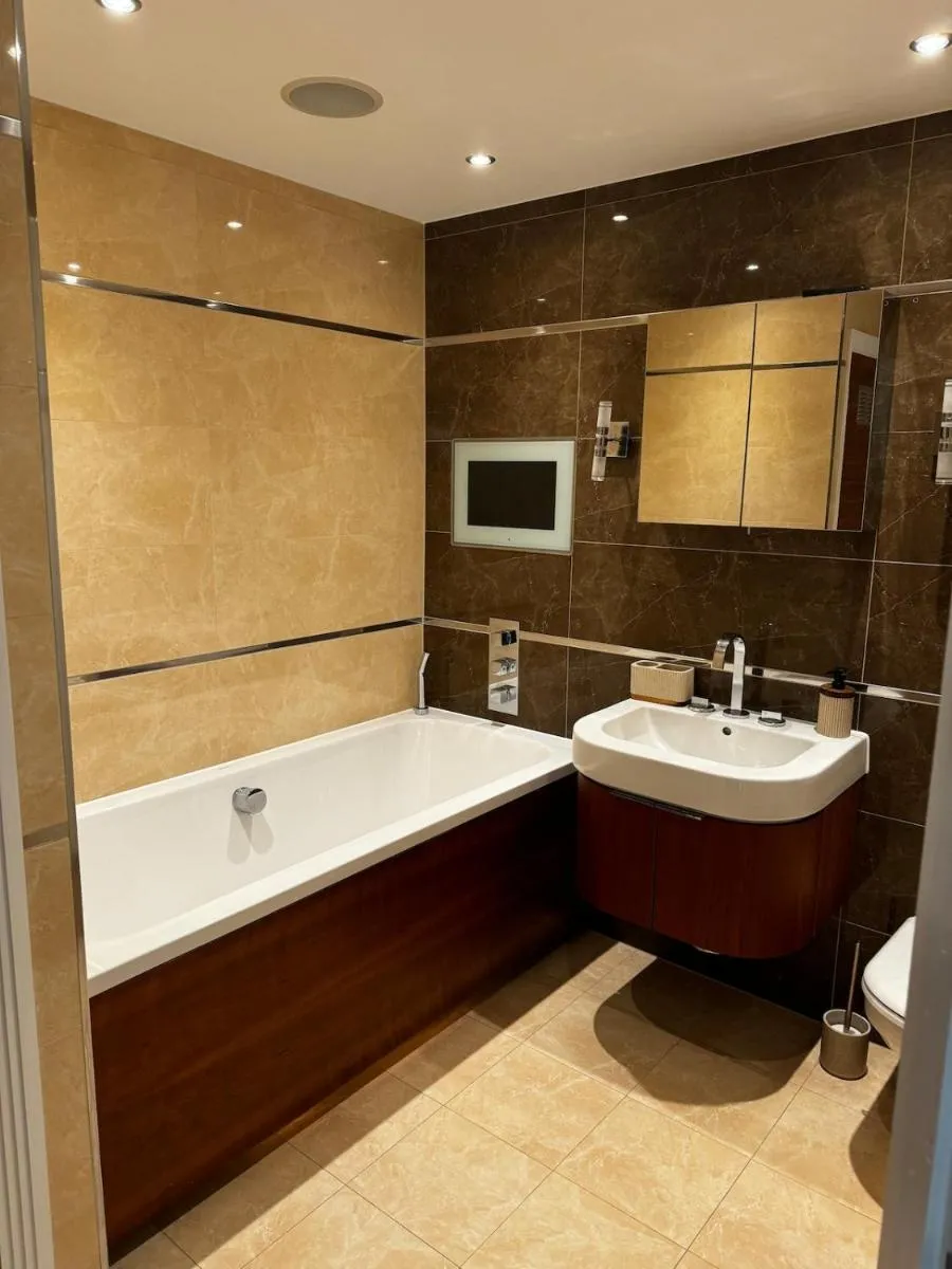 Image 3 of The Luxe Penthouse Lift Access Free Parking