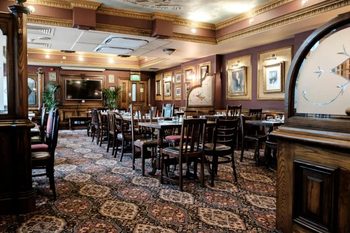 Image 4 of The Mad Hatter Hotel