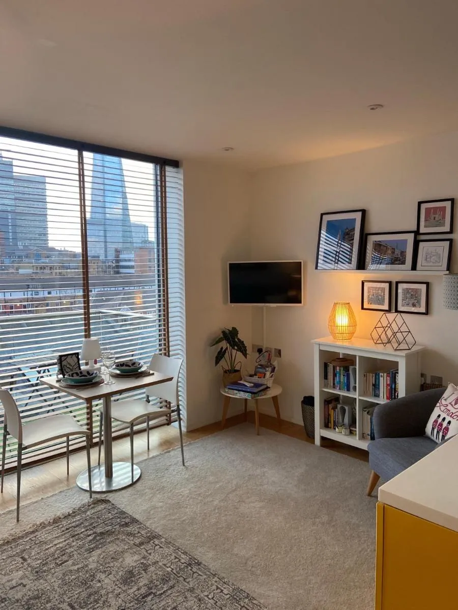 Image 5 of The Maltings Tower Bridge Apartment