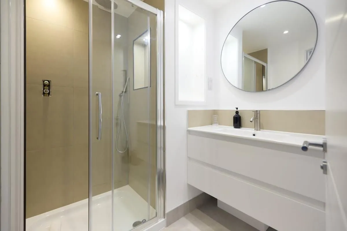 Image 5 of The Melbray Gem – 2BDR Apartment with Courtyard