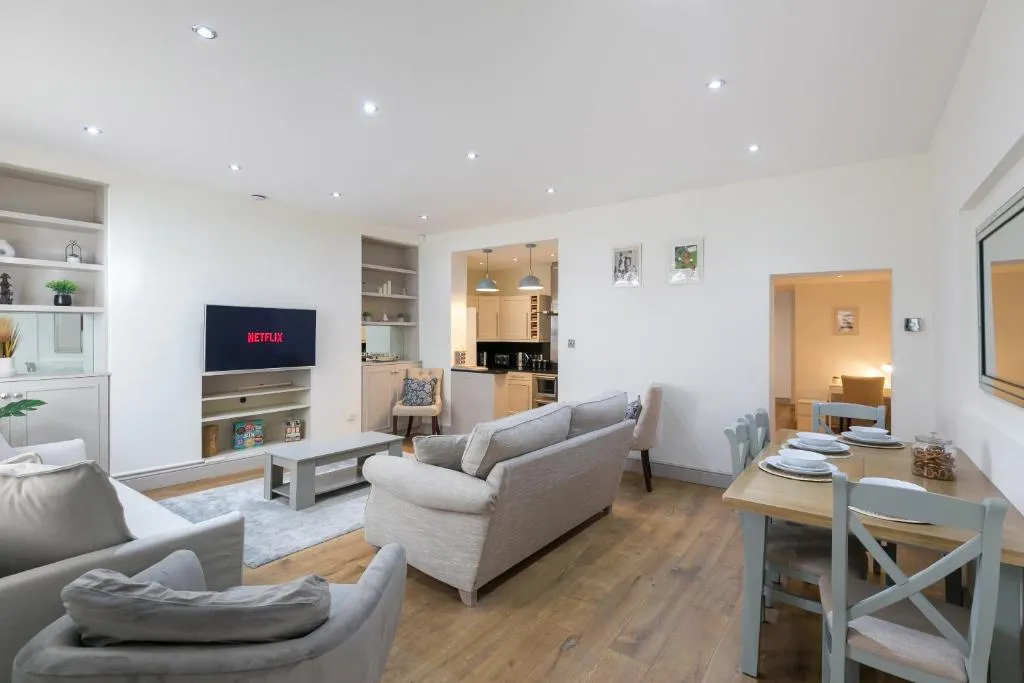 The Notting Hill Residence – 2 BR Apartment Close to Hyde Park