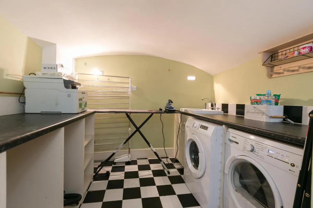 Image 5 of The Notting Hill Residence – 2 BR Apartment Close to Hyde Park