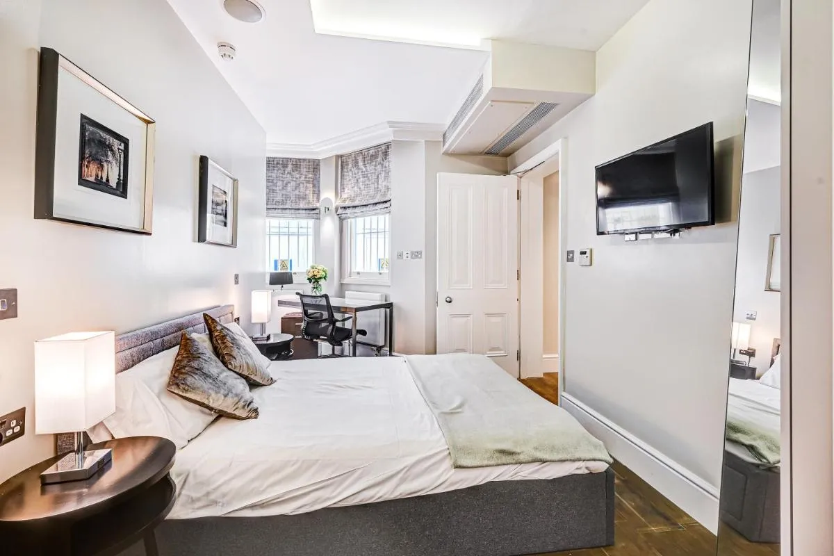 Image 4 of The One South Kensington