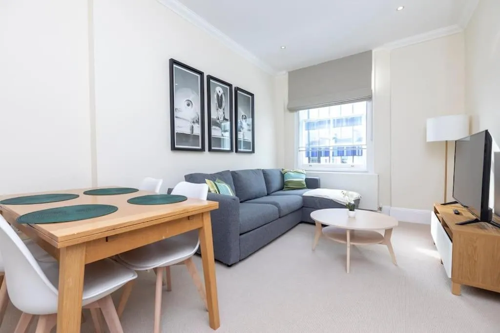 Image 4 of The Pearl of Notting Hill
