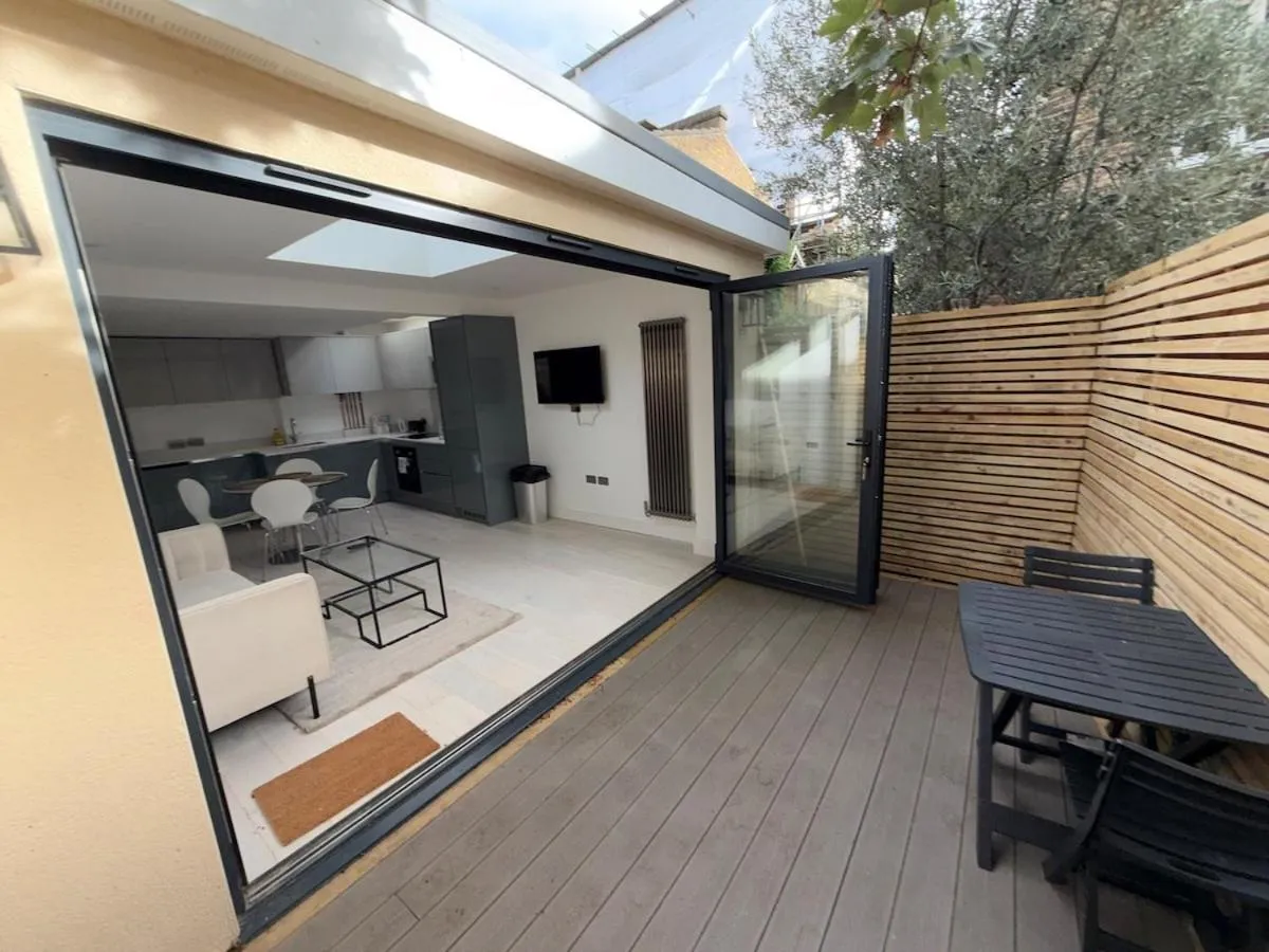 Image 3 of The Peckham Perch