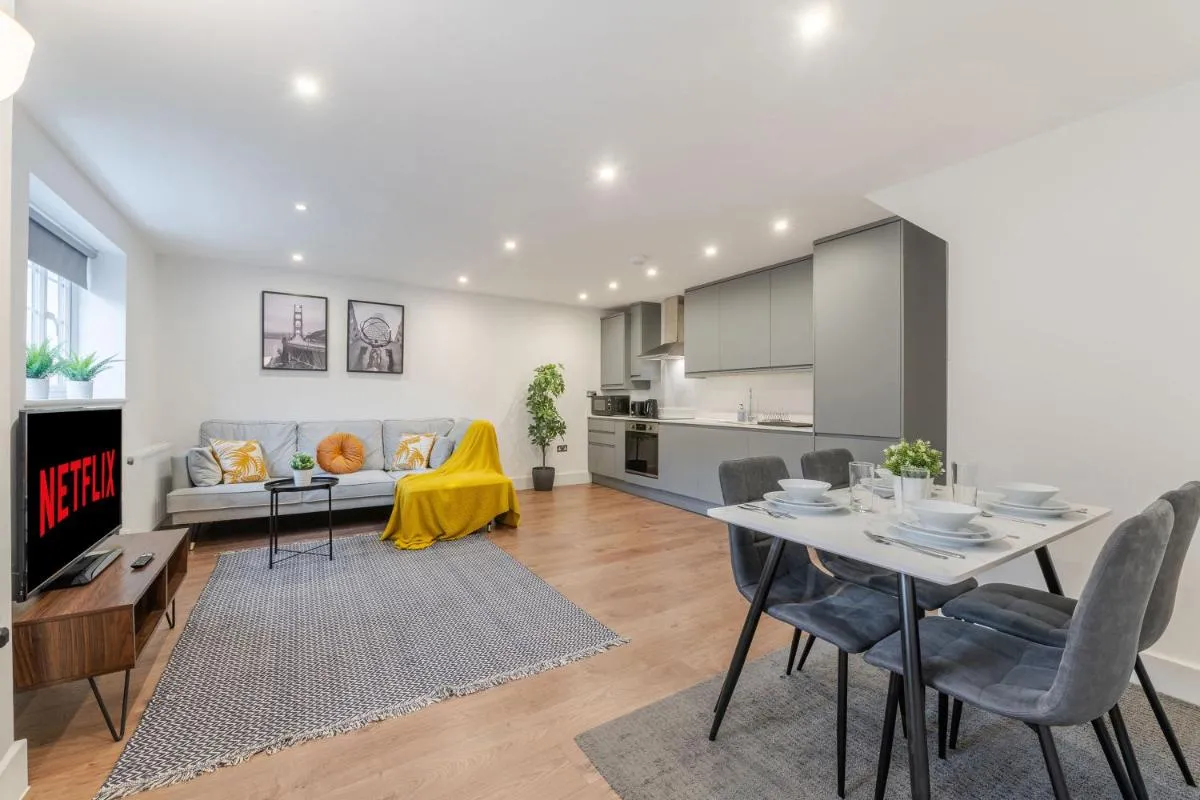 Image 2 of The Perfect Stay London, Home with 2 Bedrooms 1 Bath – Battersea, Vauxhall and Nine Elms
