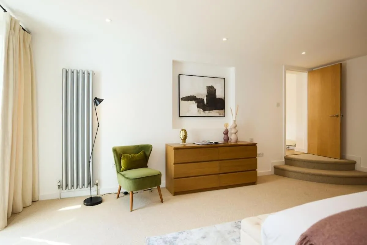 Image 4 of The Putney Wonder – Dazzling 3BDR Flat with Garden
