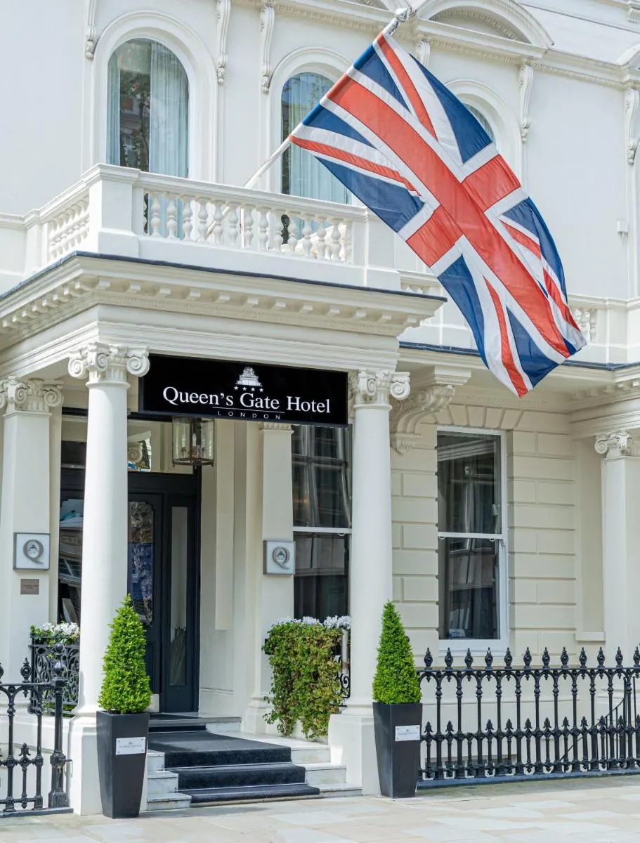 Image 4 of The Queens Gate Hotel