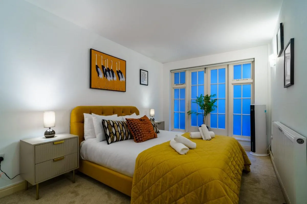 Image 3 of The Regents Park Nook 2 Bedroom