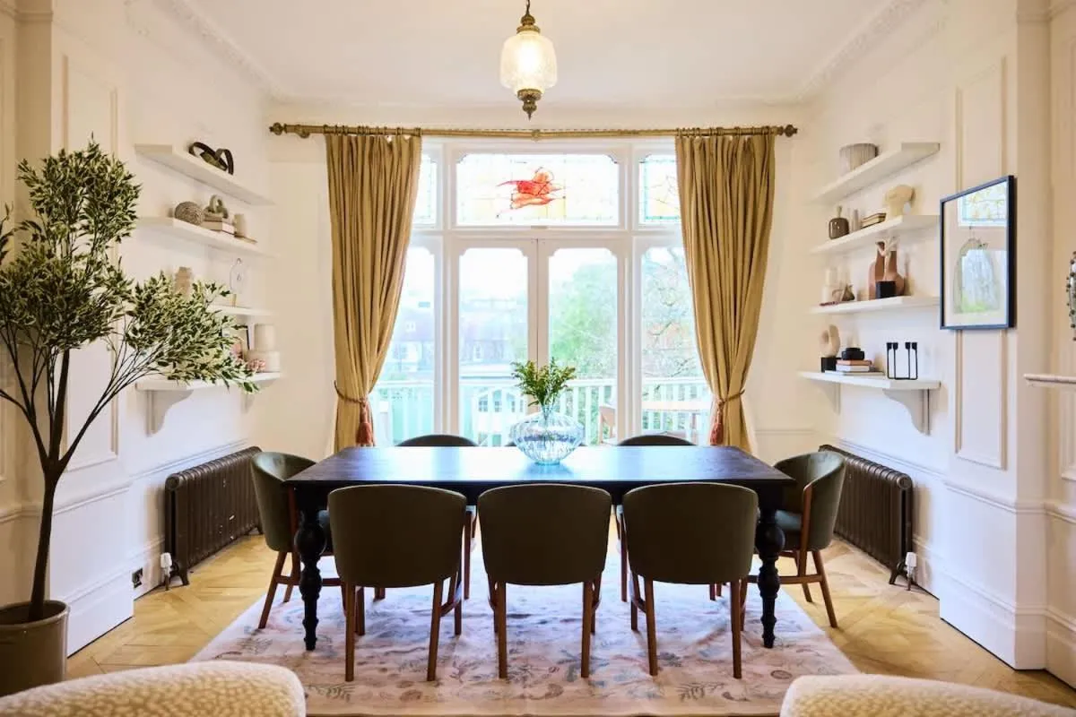 Image 4 of The Rosebery Retreat – Inviting 4BDR with Garden