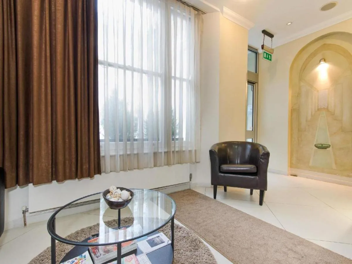 Image 3 of The Royale Chulan Hyde Park Hotel