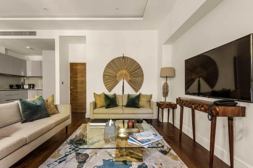 Image 1 of The Serpentine Apartment Suite