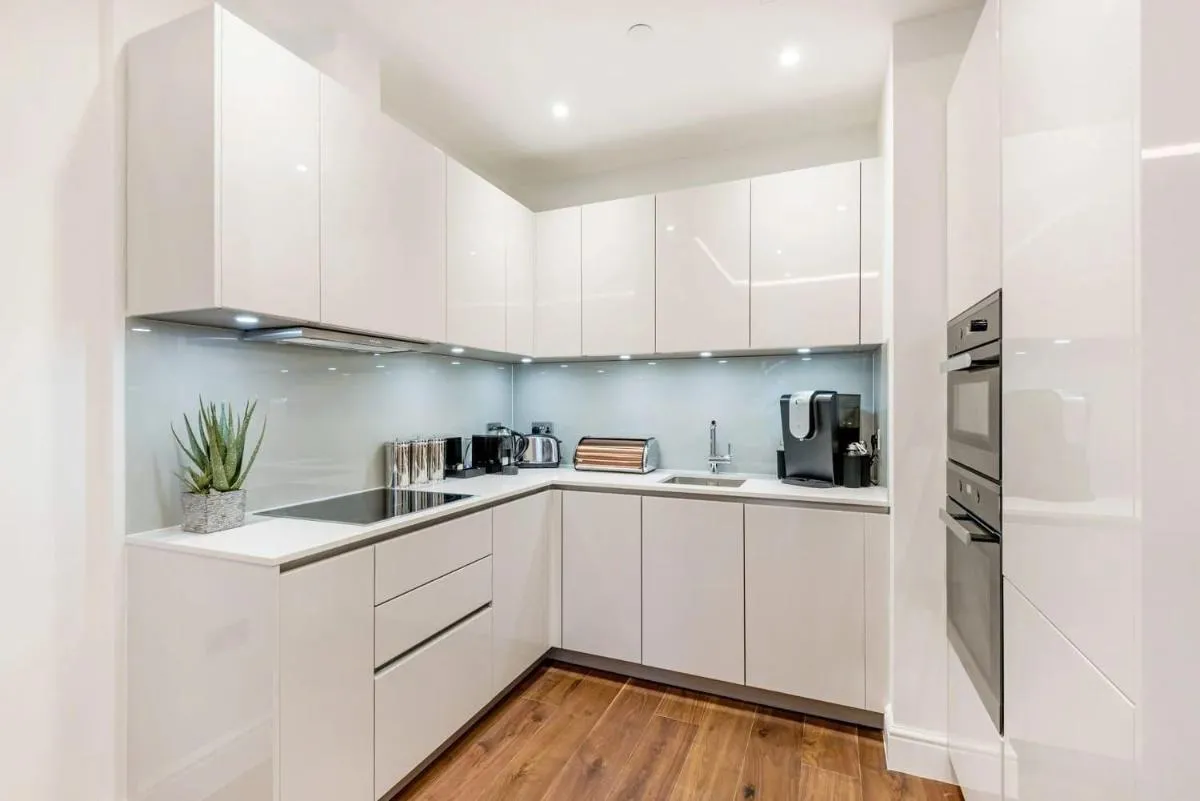 Image 5 of The Serpentine Apartment Suite