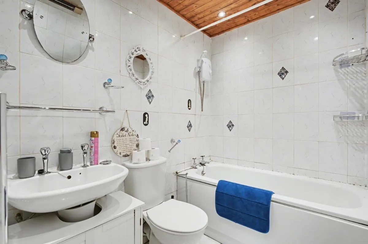 Image 3 of The Skyline Suite Tottenham