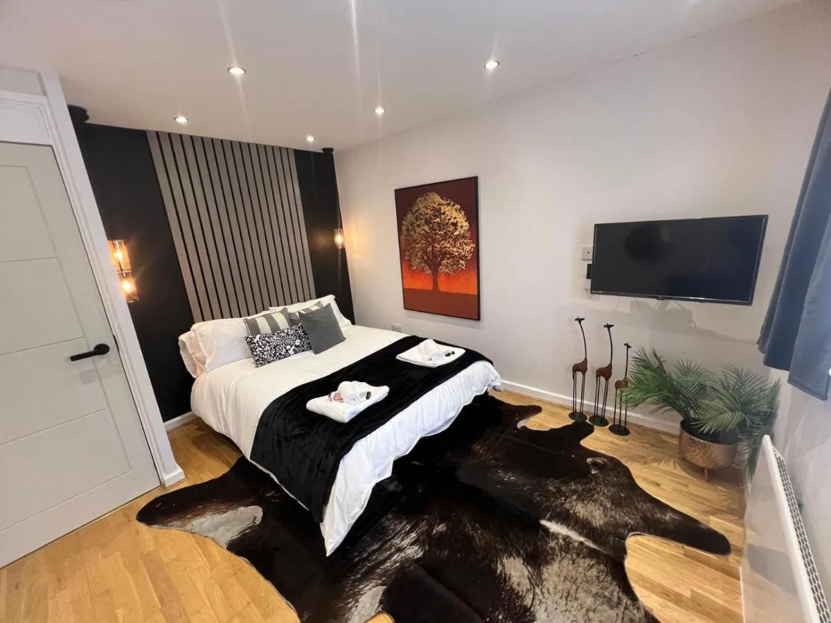 Image 3 of The Spacious Haven – Zone 2 Inner City London
