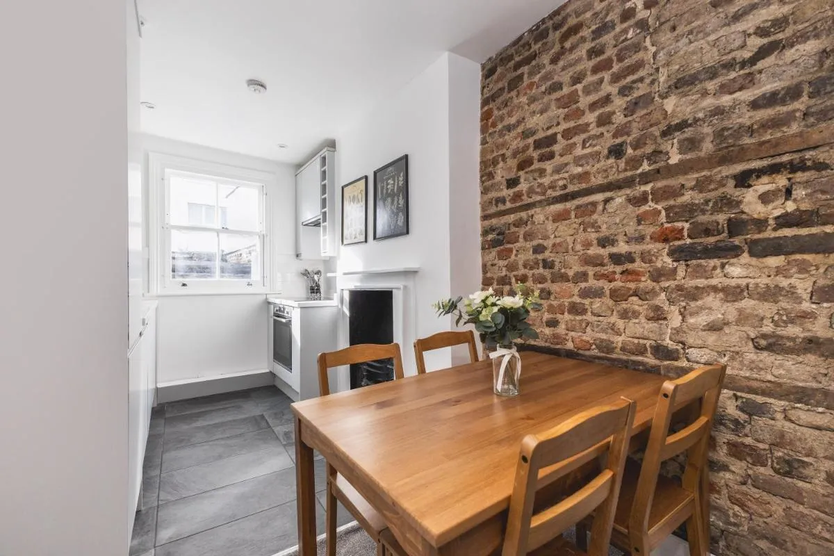 Image 4 of The Victorian Maisonette