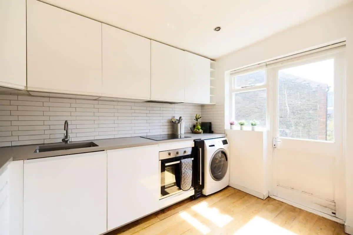 Image 3 of The Waterlow Park Wonder – Trendy 2BDR with Study Room and Patio