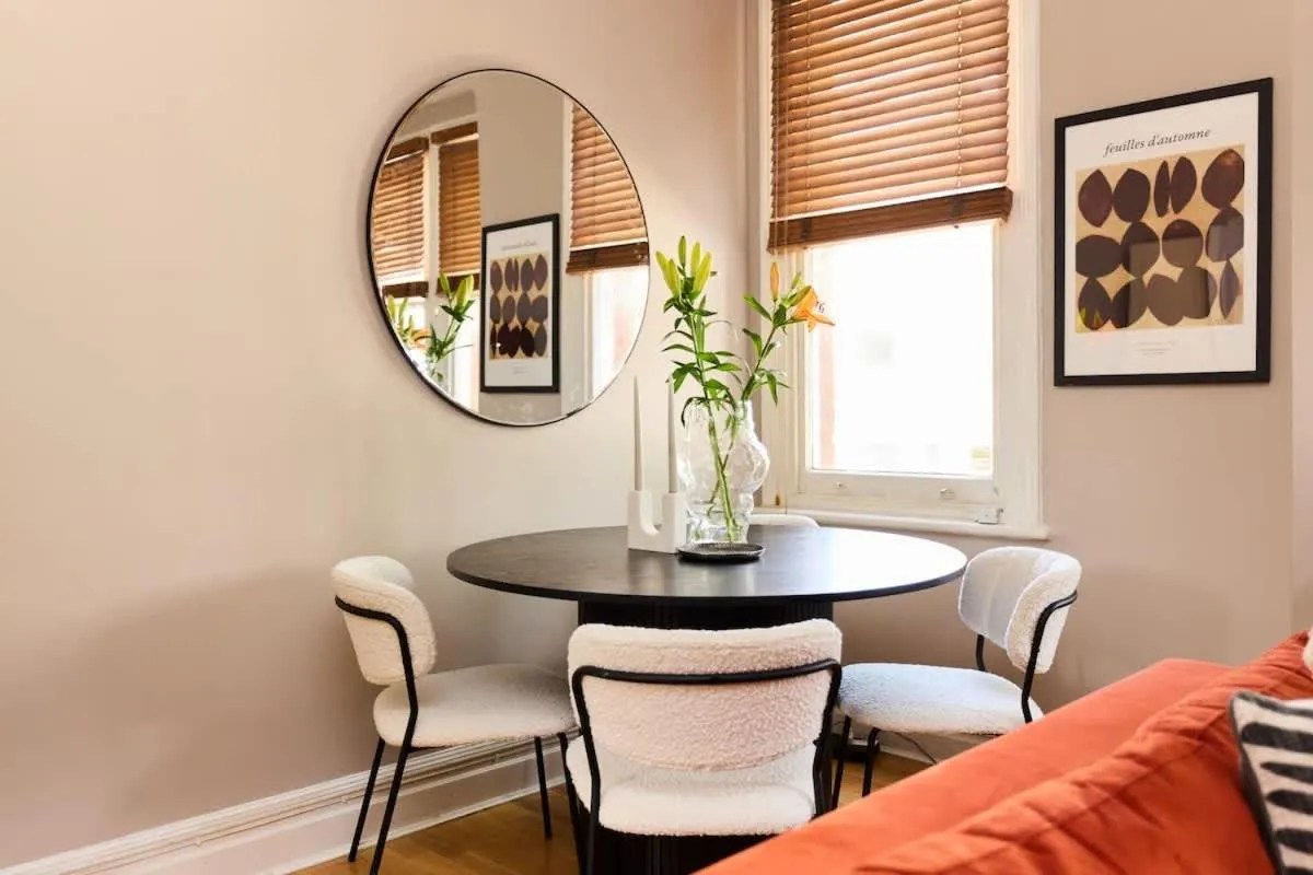 Image 2 of The Waterlow Park Wonder – Trendy 2BDR with Study Room and Patio