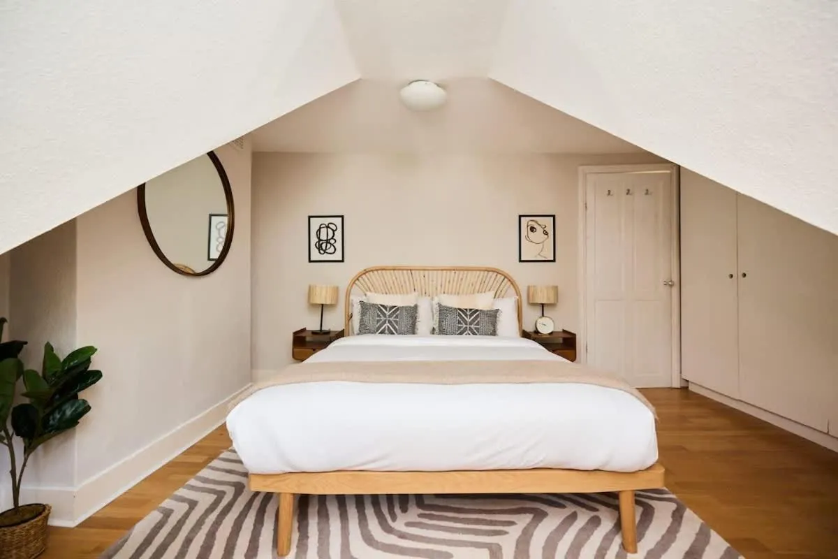 Image 4 of The Waterlow Park Wonder – Trendy 2BDR with Study Room and Patio