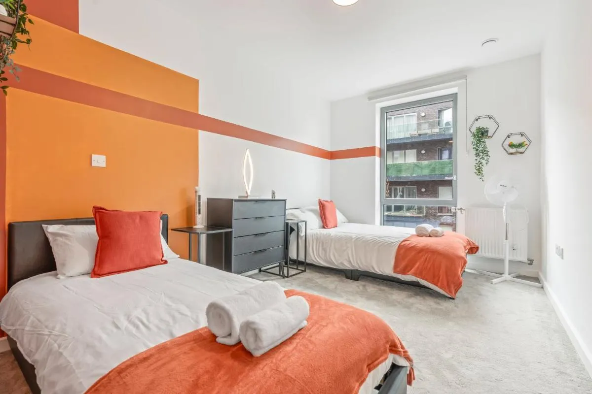Image 4 of The Wembley – Luxury London Apartment – Upto 9 Guests!