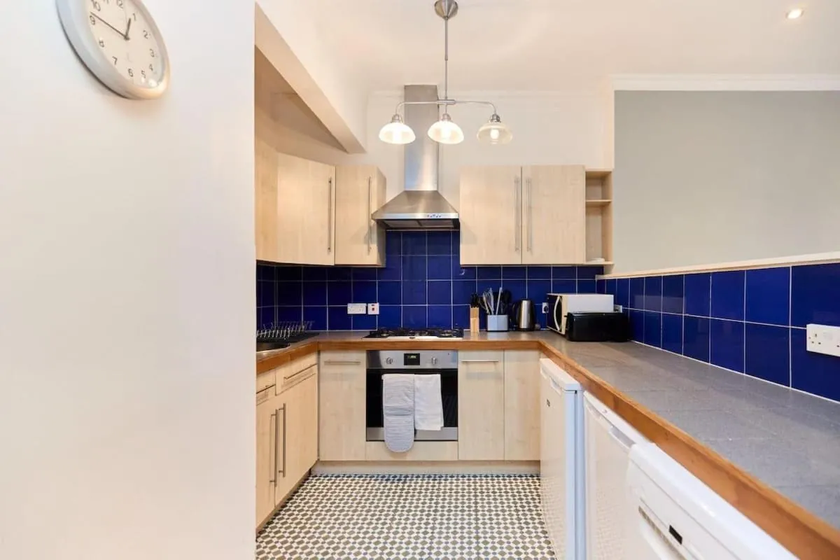 Image 4 of The West Hampstead Place – Inviting 2BDR Apartment