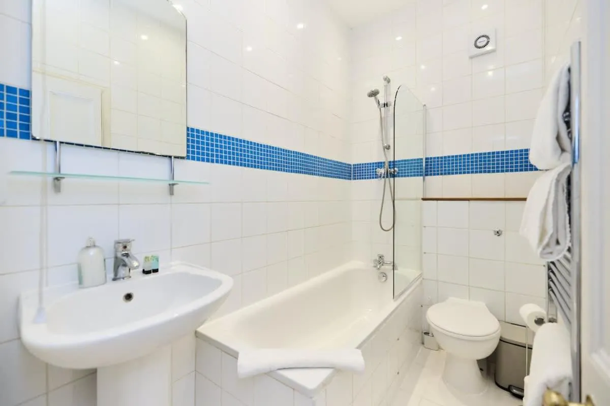 Image 5 of The West Hampstead Place – Inviting 2BDR Apartment