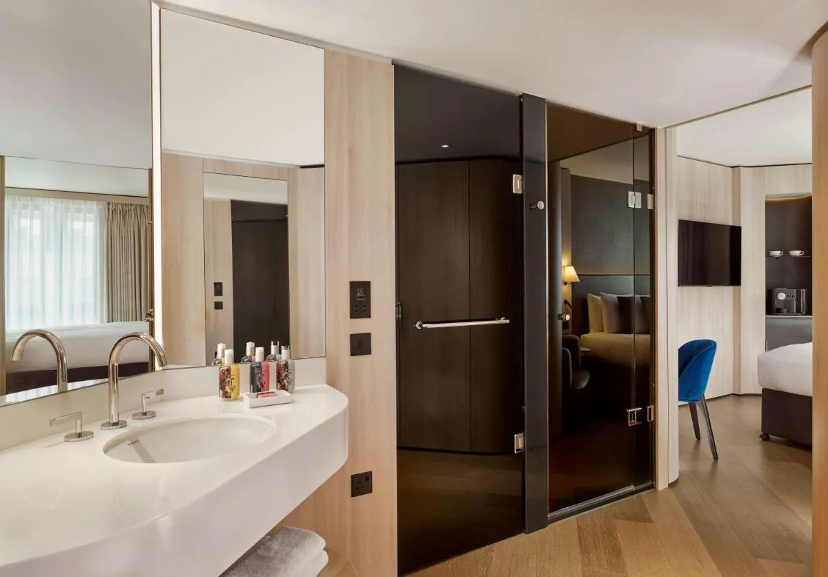 Image 3 of The Westminster London, Curio Collection by Hilton