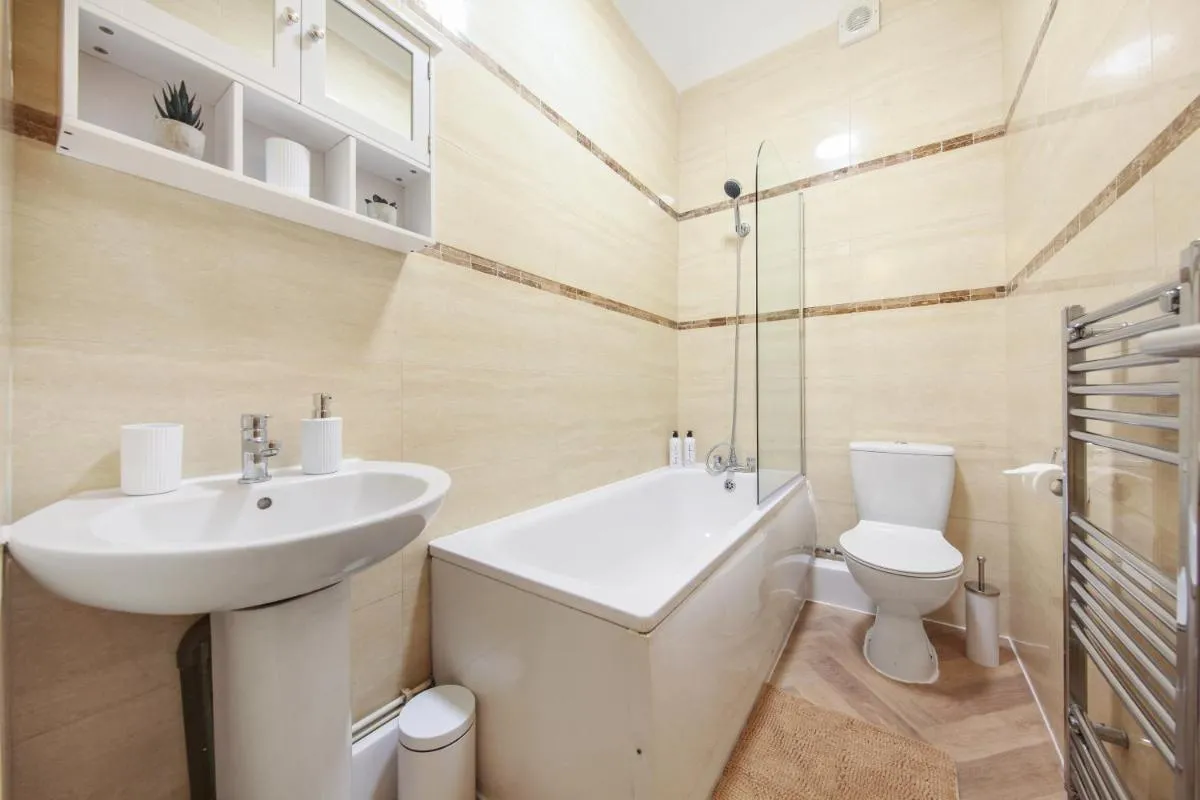 Image 3 of The York Suite – Luxurious & Modern 3 Bed Apartment in King’s Cross