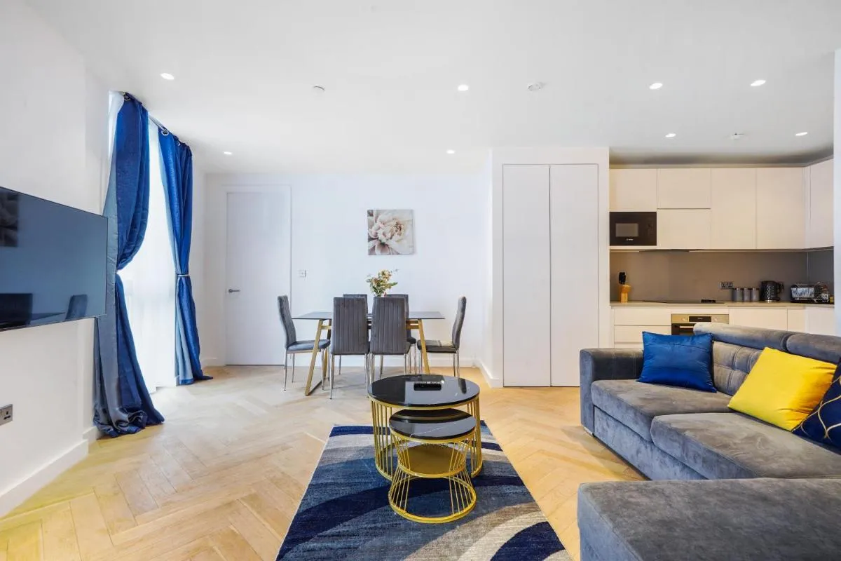 Image 4 of The Zurich Apartment, 6 beds, 15mins to Central London, 10mins Wembley stadium