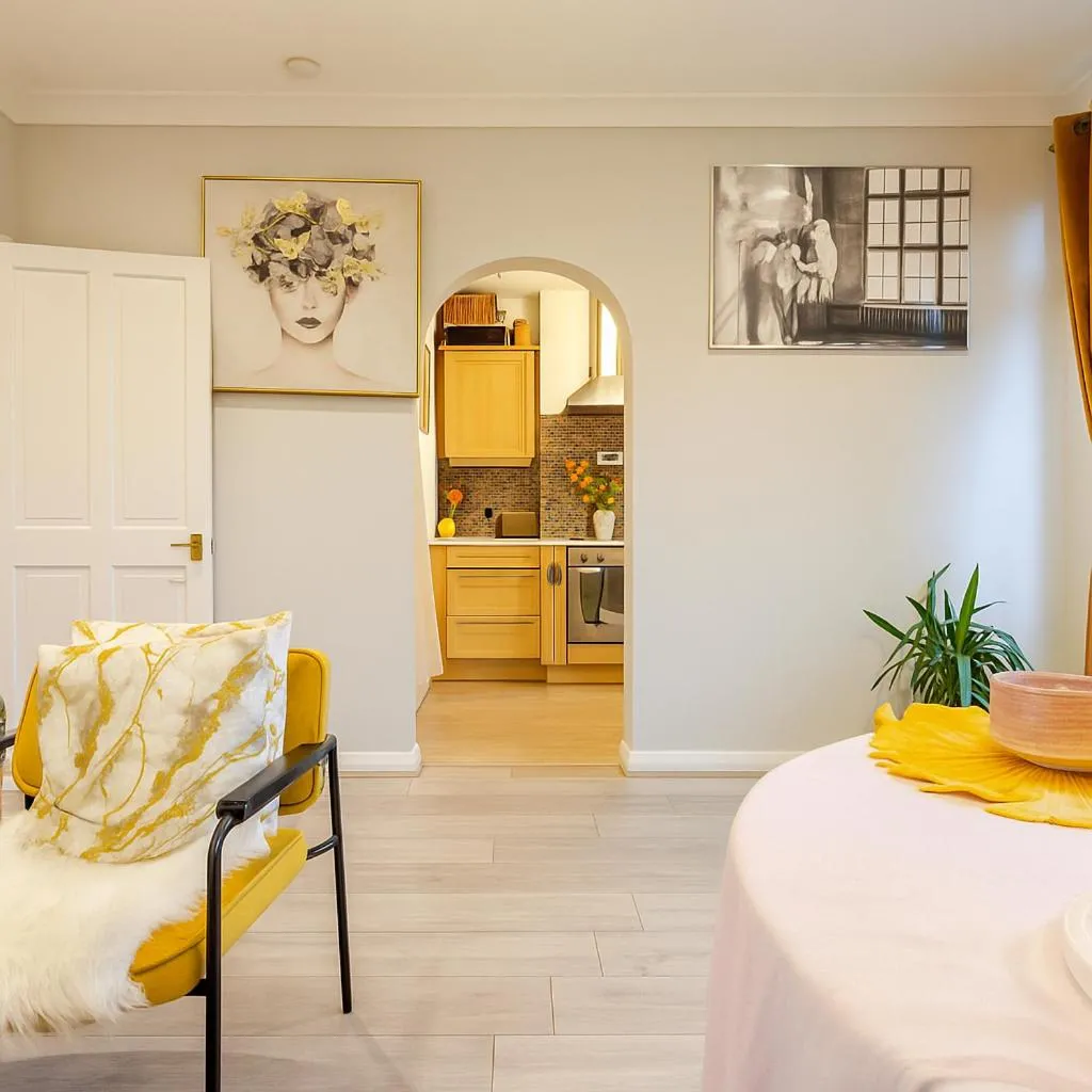Image 4 of The two bedroom flat with terrace 1 min to Earls Court Station for 5 guests