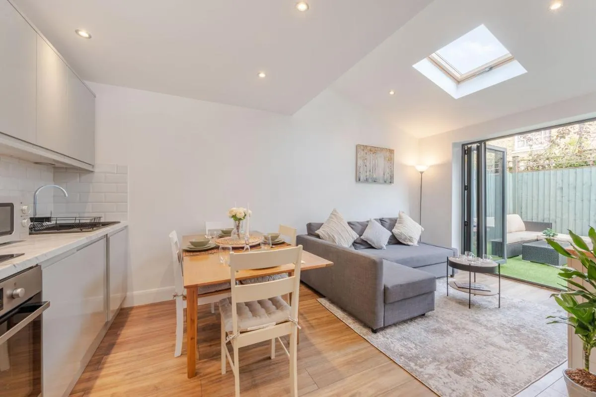Image 4 of Three-Bedroom Bliss in London Town