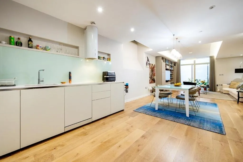 Image 4 of Three Bedroom, Leicester Square Duplex