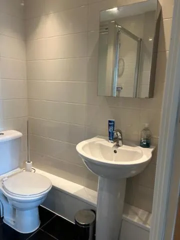 Image 3 of Three Bedroom Stylish London Apartment