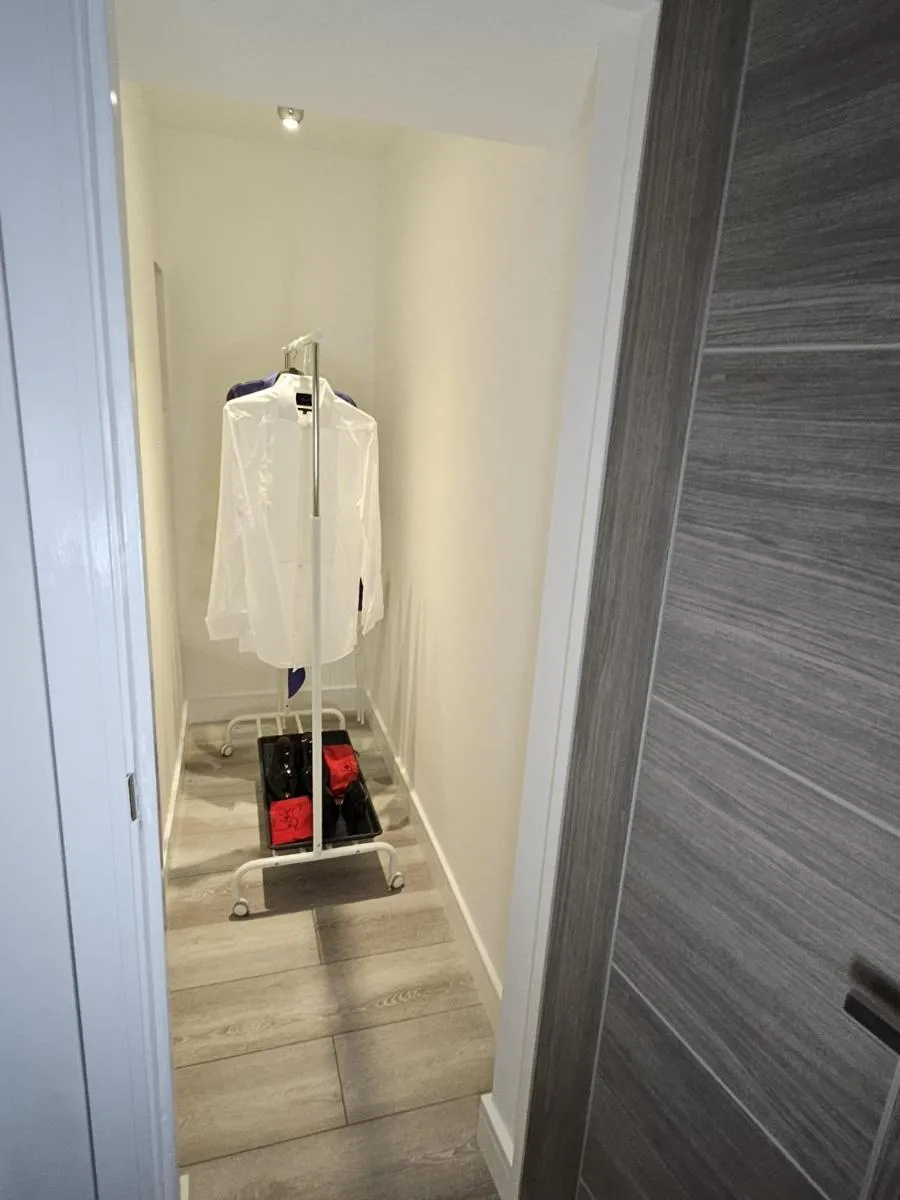 Image 4 of Top-Floor Studio with Private Terrace & London Skyline Views