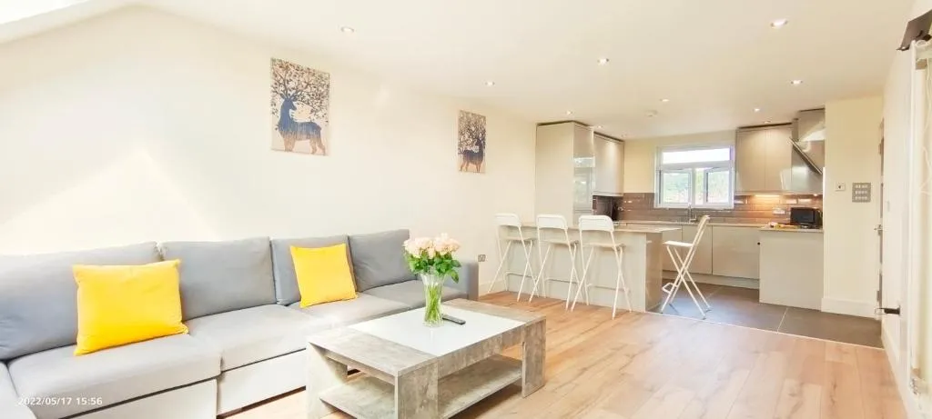 Image 1 of Top Floor Flat 5 Northwood