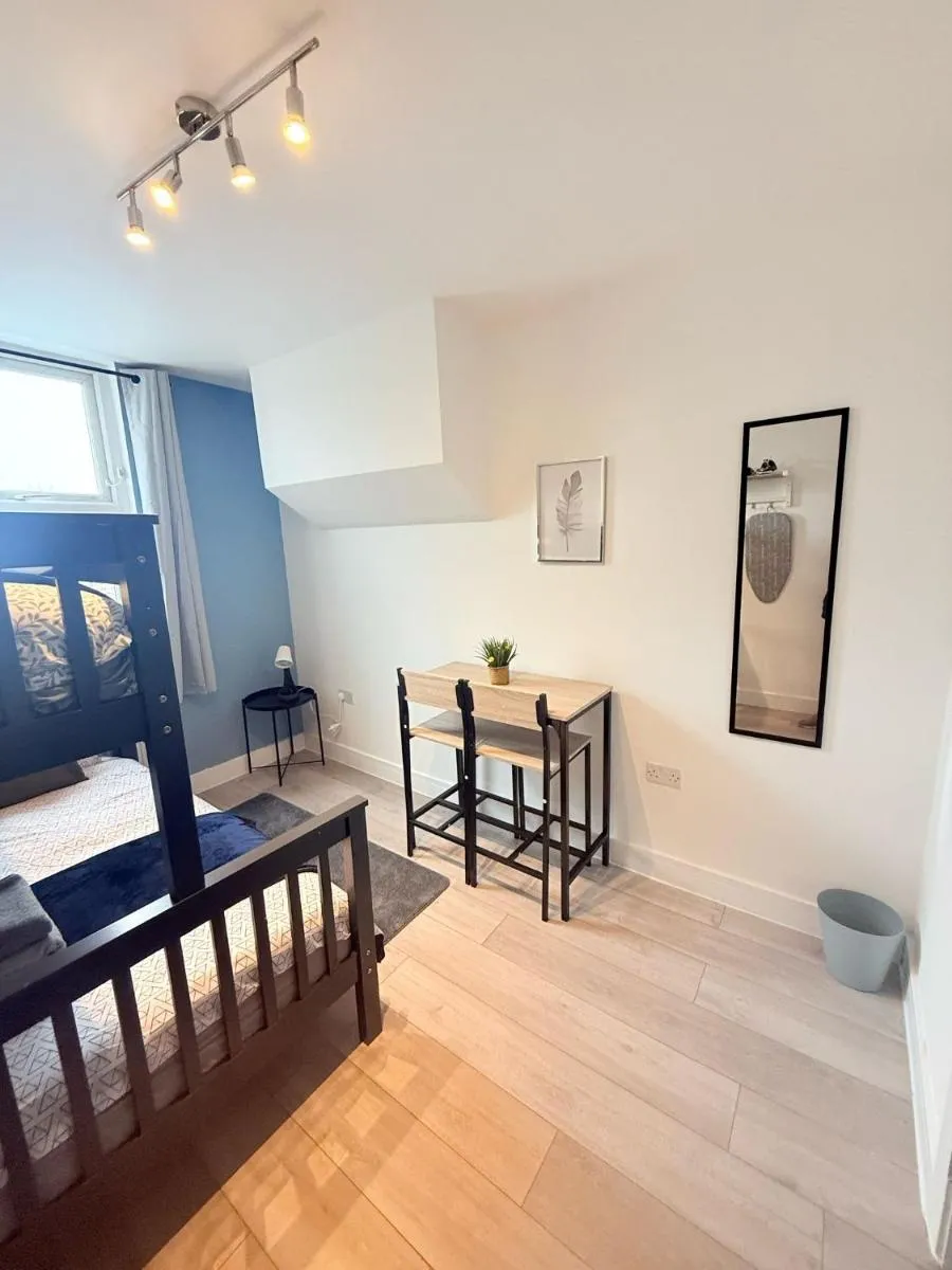 Image 4 of Tottenham En Suites Guest Rooms