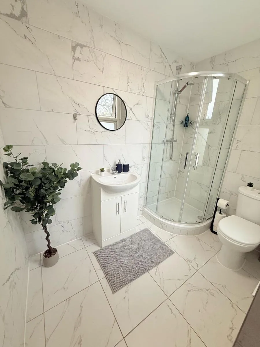 Image 3 of Tottenham En Suites Guest Rooms