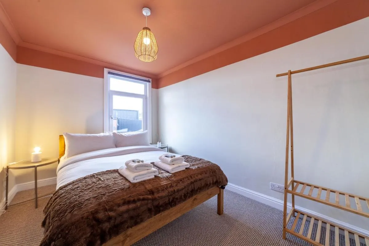 Image 4 of Tranquil 5BR house with garden & terrace, SE London